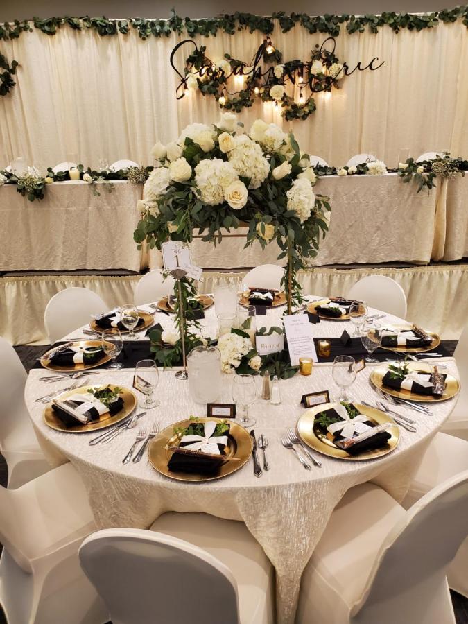 Crossroads Hotel And Huron Event Center Екстериор снимка